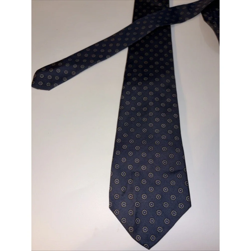 Brooks Brothers Men's Woven Silk Tie Navy Light Blue Floral Flower Designer